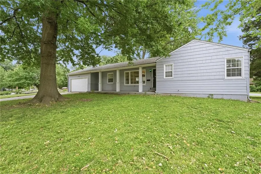 701 E 77th Street, Kansas City, MO 64131 - #3