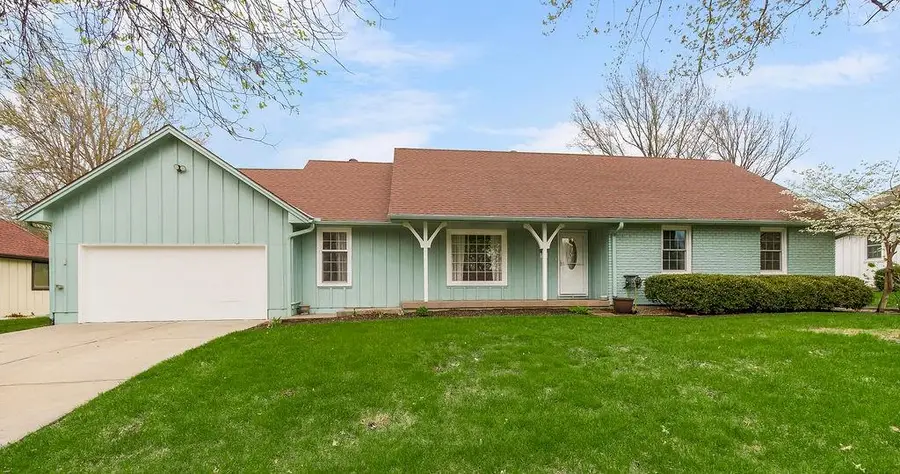 319 SE Ridgeview Drive, Lees Summit, MO 64063 - #2