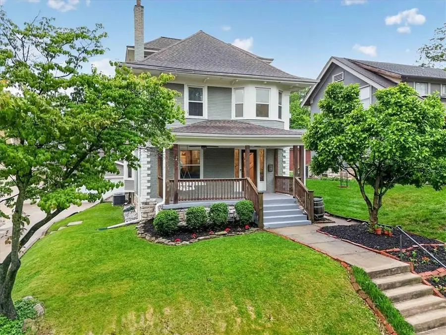 37 E 53rd Street, Kansas City, MO 64112 - #2