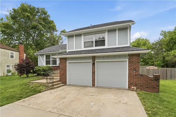 15132 S Locust Street, Olathe, KS 66062