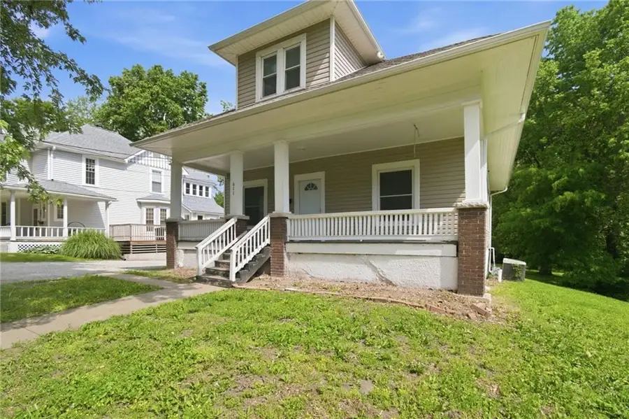 611 Arrow Street, Marshall, MO 65340 - #3