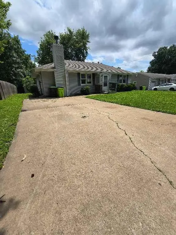 109 E Joy Street, Harrisonville, MO 64701 - #1