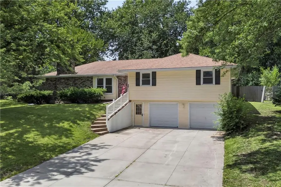 218 Oak Hill Street, Lansing, KS 66043 - #2