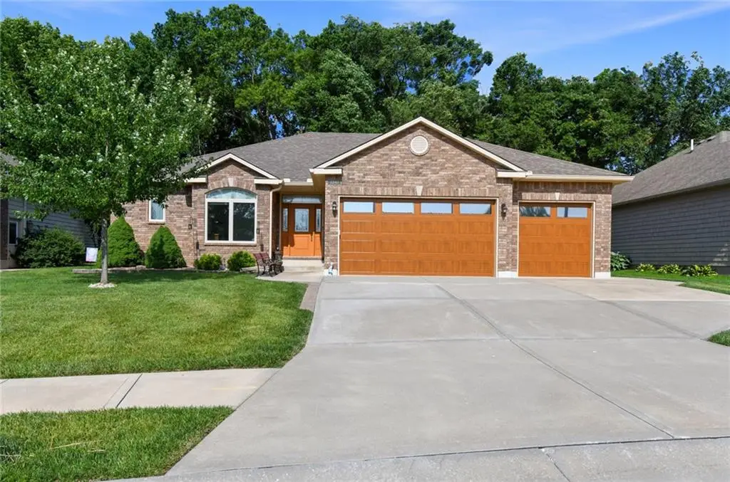 3347 S Wood Avenue, Independence, MO 64057 - #1