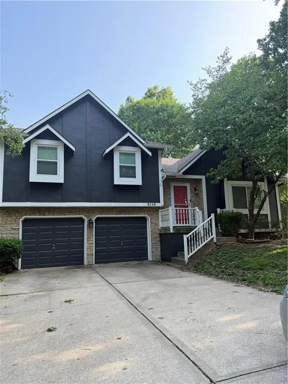 2113 SE 2nd Terrace, Lee's Summit, MO 64063