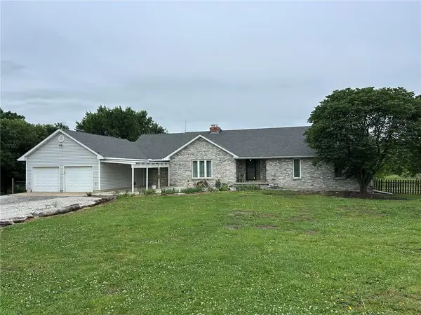 9905 E State Route F Highway, Moundville, MO 64771