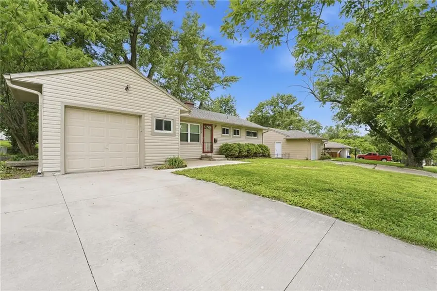 208 SW Mcclendon Drive, Lees Summit, MO 64081 - #2