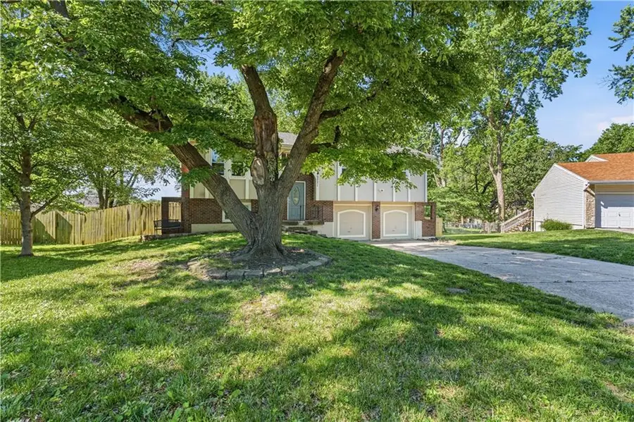 6221 Albervan Street, Shawnee, KS 66216 - #3