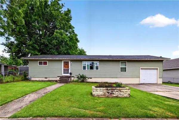 233 22nd Street, Baxter Springs, KS 66713