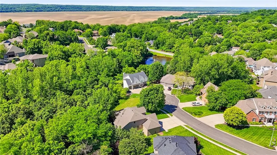 10209 River Hills Court, Parkville, MO 64152 - #2