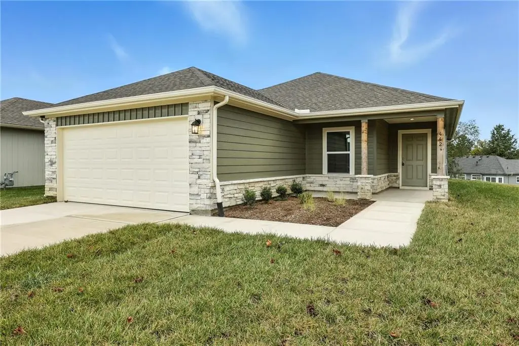 459 Valley View Drive, Tonganoxie, KS 66086 - #1
