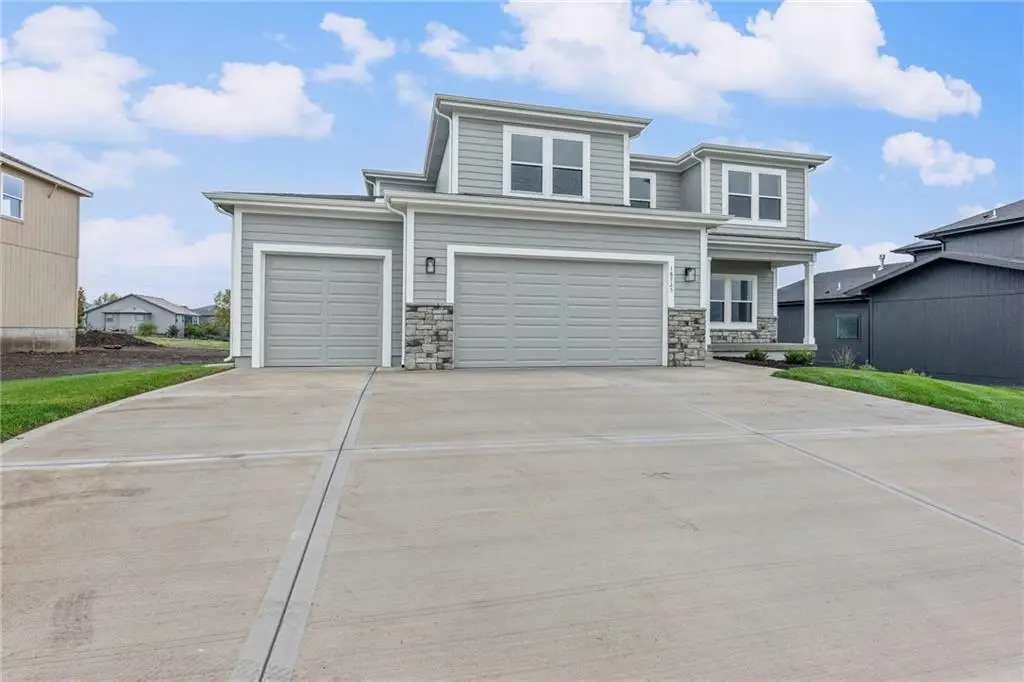 18725 W 193rd Street, Spring Hill, KS 66083 - #1