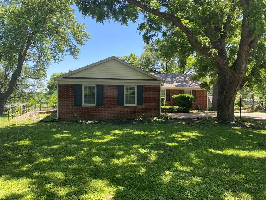 2805 N 66th Terrace, Kansas City, KS 66104 - #2
