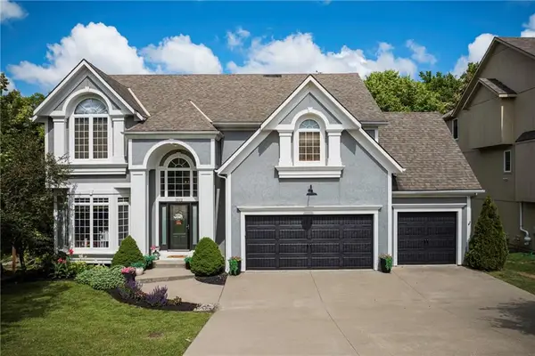 1012 NE Serenity Lane, Lee's Summit, MO 64064