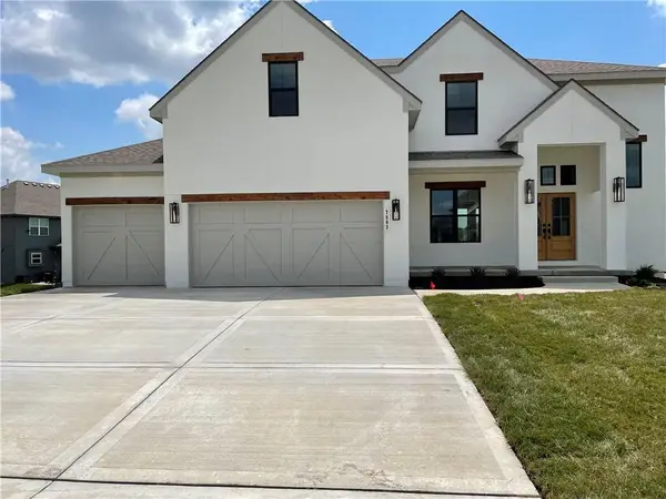 8230 NW 90 Th Terrace, Kansas City, MO 64153