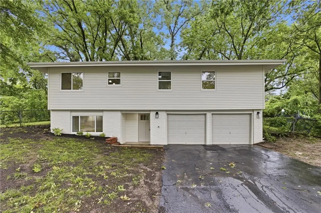 1833 N 75th Drive, Kansas City, KS 66112 - #1