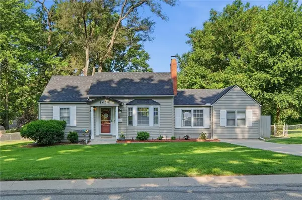 8408 Riley Street, Overland Park, KS 66212