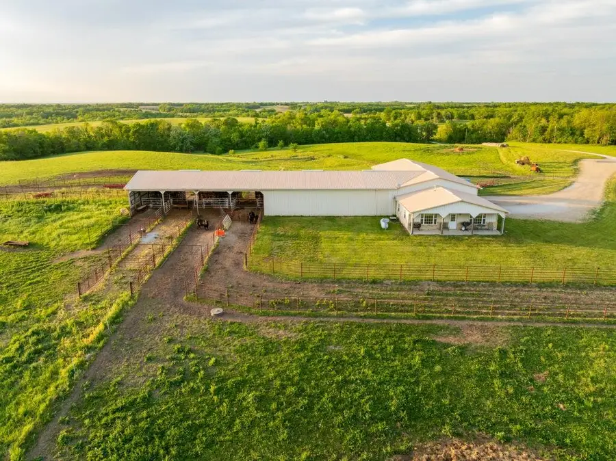 2747 570th Road, Albany, MO 64402 - #2