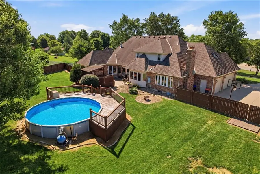 15586 Cedar Lane, Basehor, KS 66007 - #2