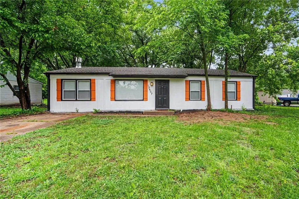15407 White Avenue, Grandview, MO 64030 - #1