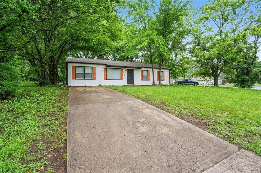 15407 White Avenue, Grandview, MO 64030 - #2