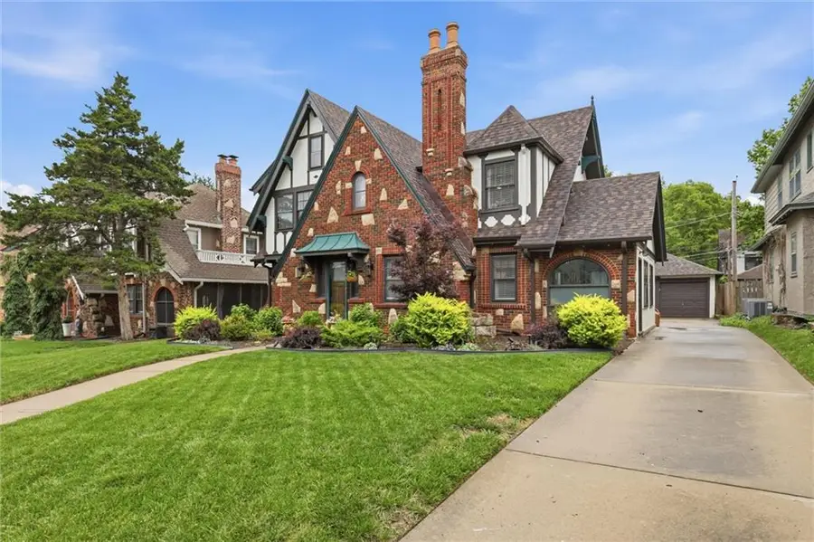 7241 Ward Parkway, Kansas City, MO 64114 - #2