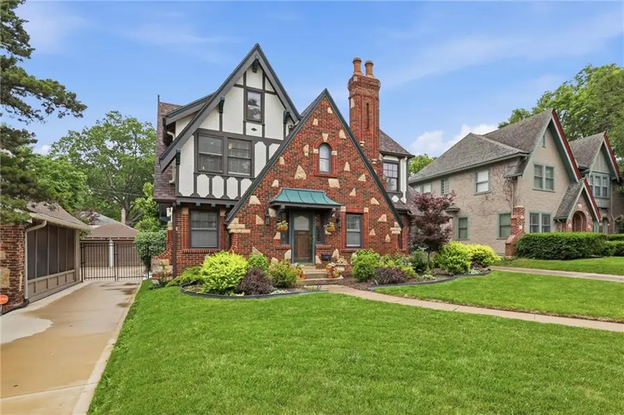 7241 Ward Parkway, Kansas City, MO 64114 - #3