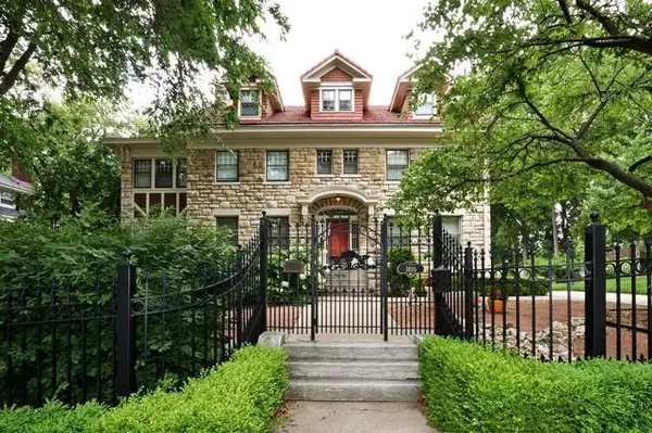 3816 Locust Street, Kansas City, MO 64109