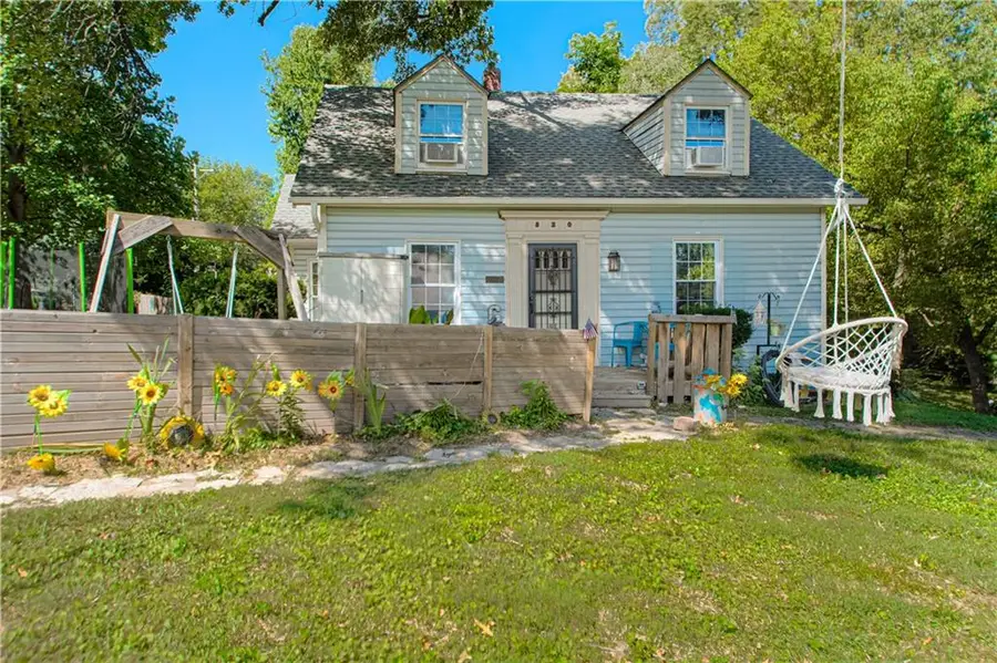 820 S Glenwood Avenue, Independence, MO 64053 - #2