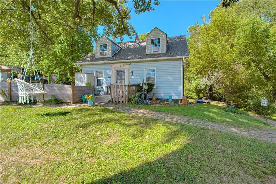 820 S Glenwood Avenue, Independence, MO 64053 - #3