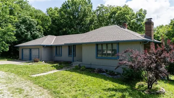 17635 Stubbs Station Road, Camden Point, MO 64018