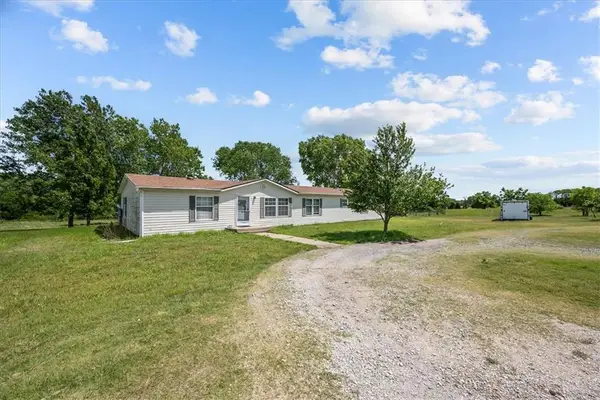 8110 171st Road, Burden, KS 67019
