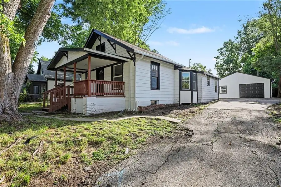 823 S Huttig Avenue, Independence, MO 64053 - #2