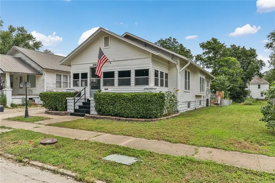 208 S 14th Street, Independence, KS 67301 - #2