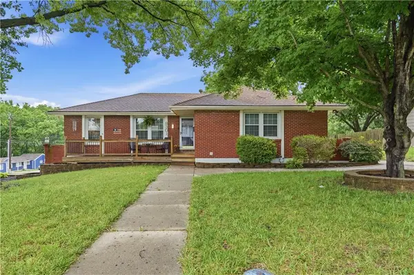 8301 Ditzler Avenue, Raytown, MO 64138