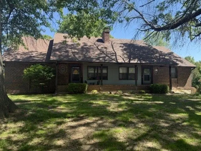 2200 Twin Oaks Drive, Harrisonville, MO 64701 - #1