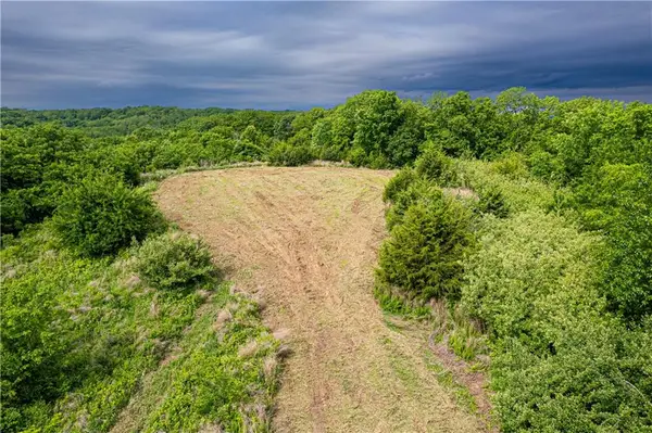 1449 SE Turner Road S, St Joseph, MO 64504