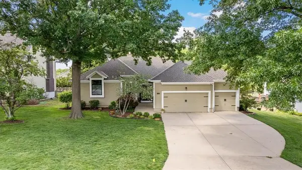 5408 W 153rd Street, Leawood, KS 66224