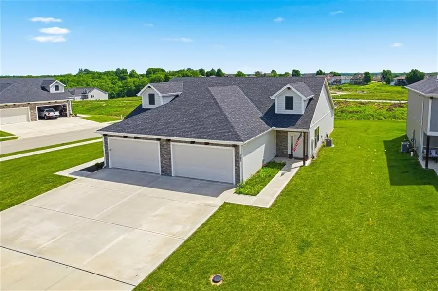 703 Ridge Drive, Smithville, MO 64089 - #2