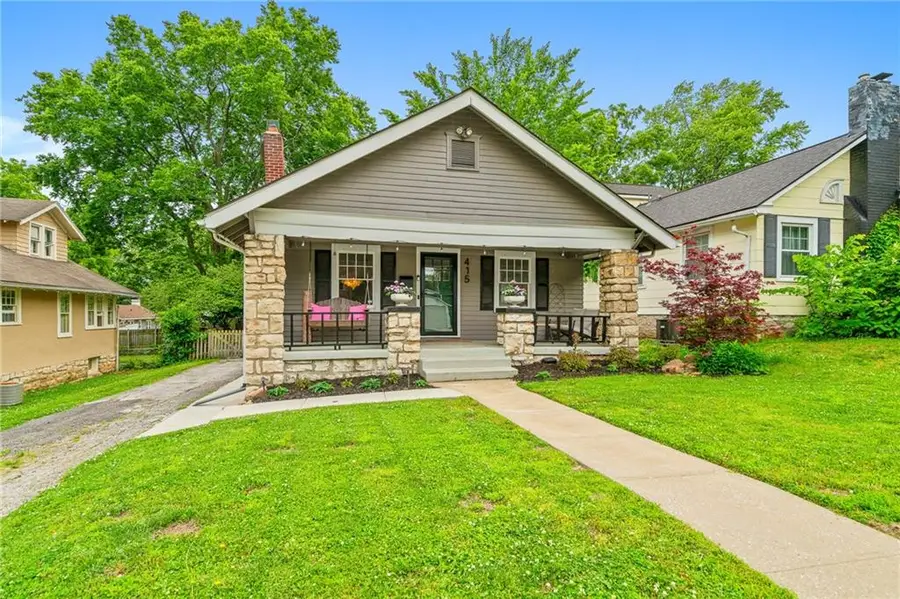 415 E 61st Street, Kansas City, MO 64110 - #2