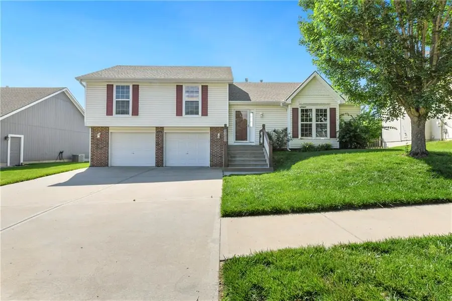 3918 Dixie Drive, Leavenworth, KS 66048 - #2