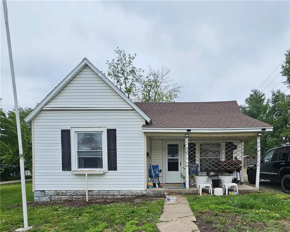 324 W 15th Street, Horton, KS 66439 - #1