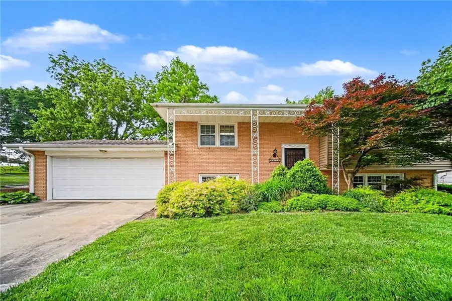 4414 Douglas Street, Saint Joseph, MO 64506 - #2
