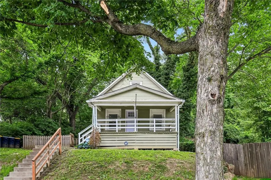 4328 Paseo Avenue, Kansas City, MO 64110 - #2