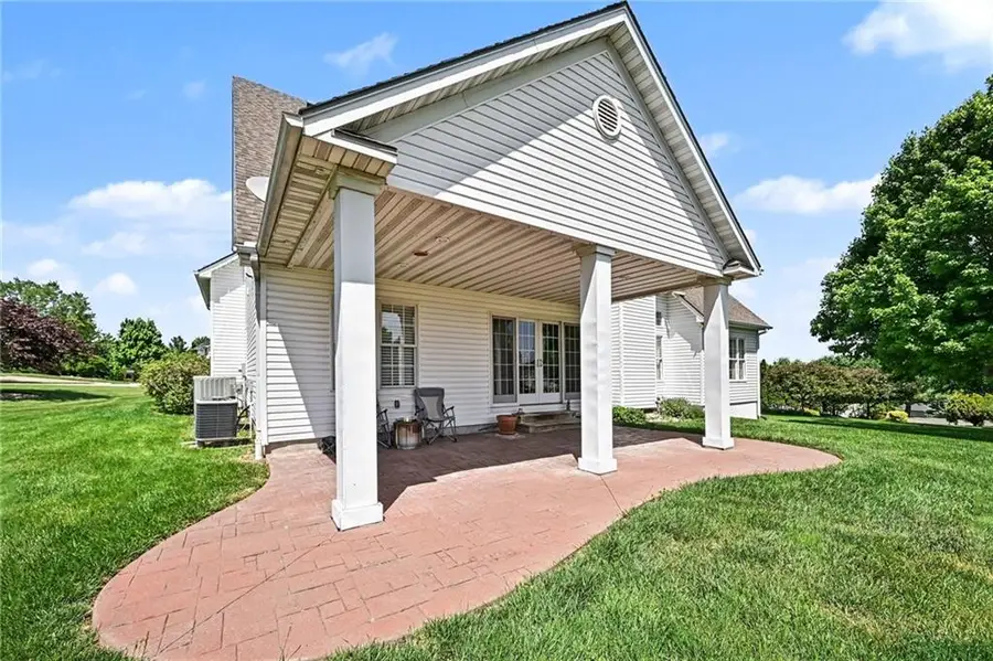4704 Lake Ridge Court, Saint Joseph, MO 64506 - #3