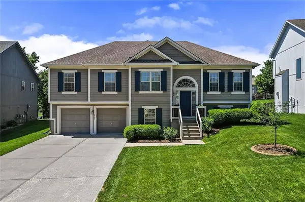 9704 N Donnelly Avenue, Kansas City, MO 64157