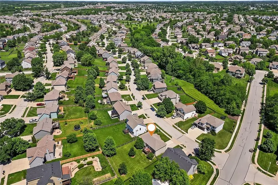 9704 N Donnelly Avenue, Kansas City, MO 64157 - #2