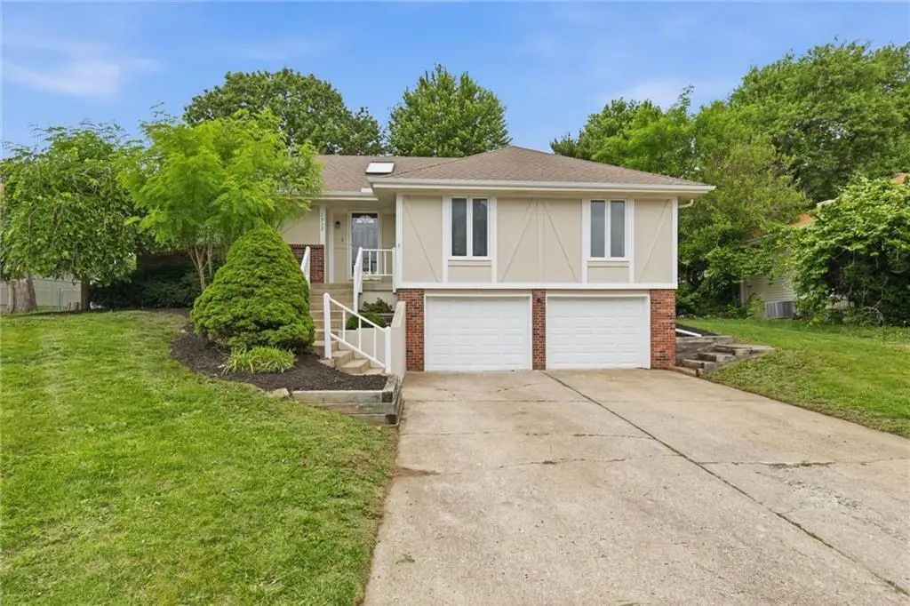 1512 NE Westwind Drive, Lees Summit, MO 64086 - #1