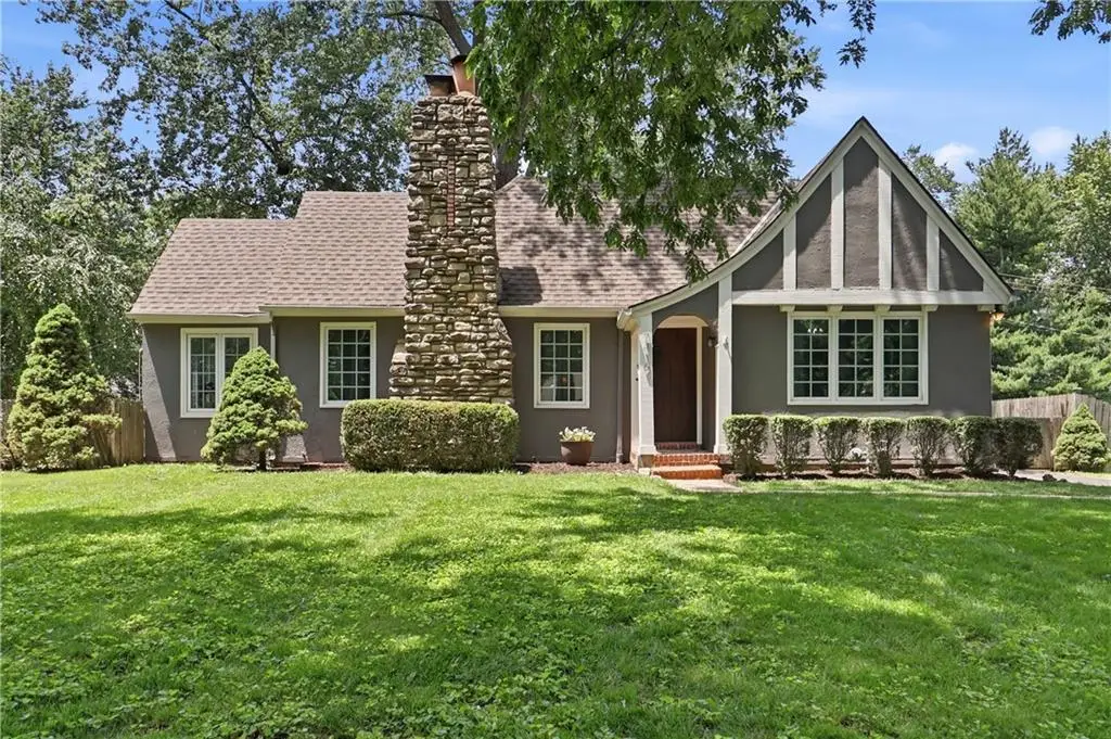 7416 Springfield Street, Prairie Village, KS 66208 - #1
