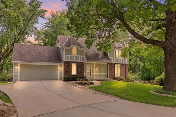 9606 N Charlotte Street, Kansas City, MO 64155